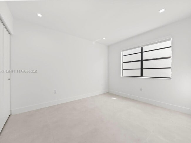 Building Photo - 6885 NW 169th St