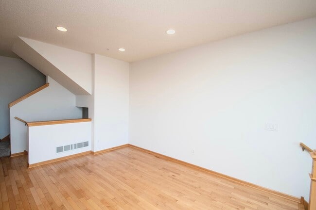 Building Photo - 4665 Victor Path