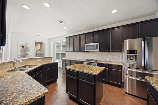 Building Photo - 16726 Sycamore Bend Dr