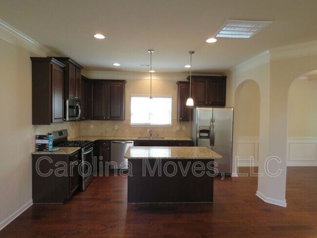 Building Photo - 163 Heatherwood Ln