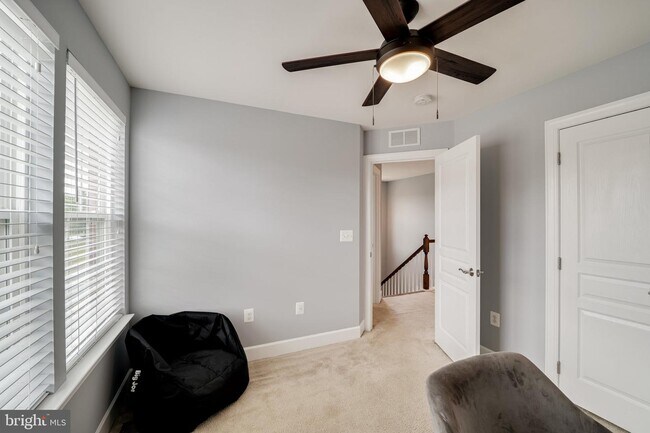 Building Photo - 6262 Summit Point Ct