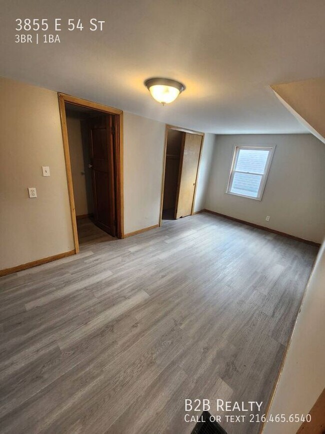Building Photo - 3855 E 54th St
