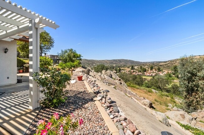 Building Photo - 15543 Vista Vicente Dr