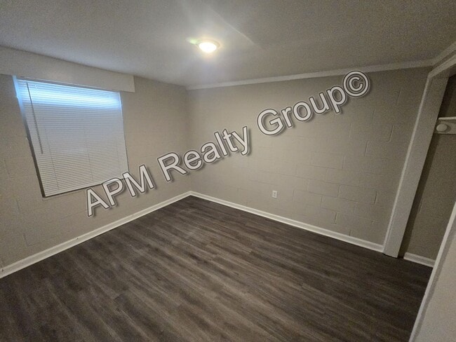 Building Photo - Renovated apartment in downtown Columbia -...