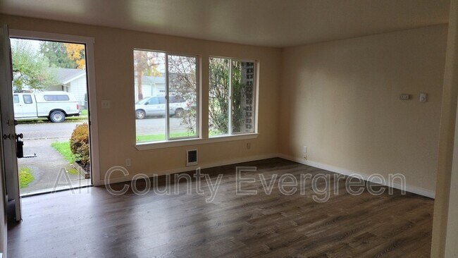 Building Photo - 1405 Wright Ave