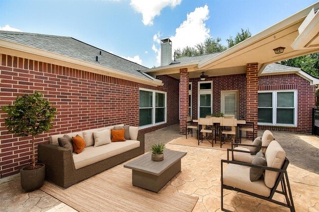 Building Photo - 1502 Mustang Lake Ct