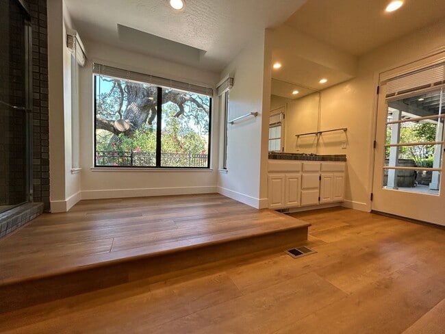 Building Photo - Must See Spacious Alamo 4BR Home with Remo...