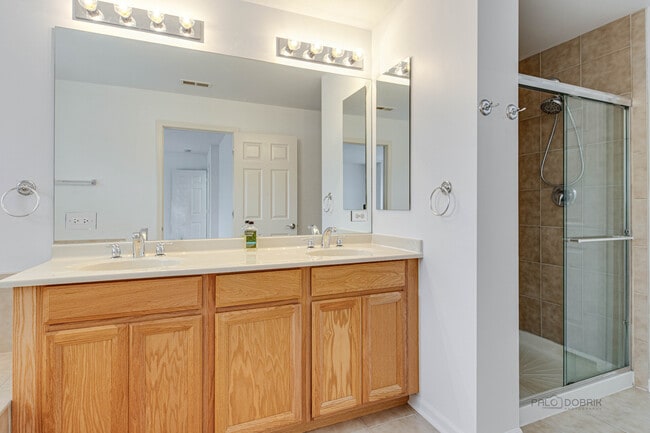 Building Photo - 726 Keystone Ln