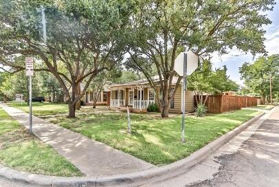 Building Photo - 2711 22nd St