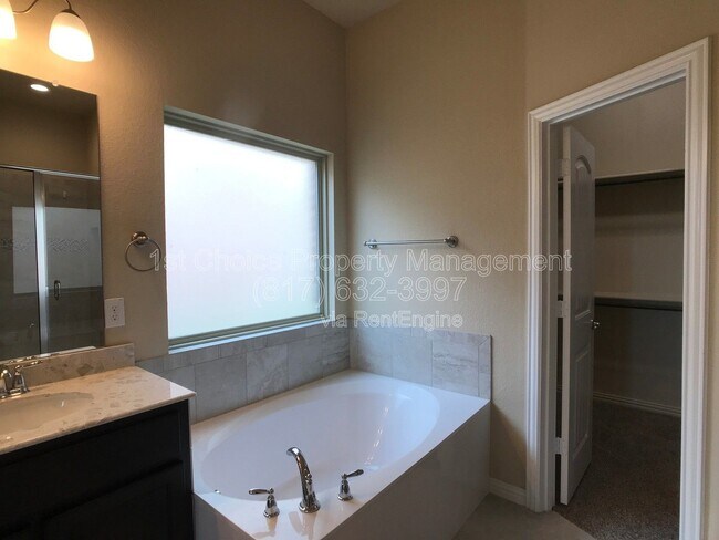 Building Photo - 9925 Tule Lake Rd