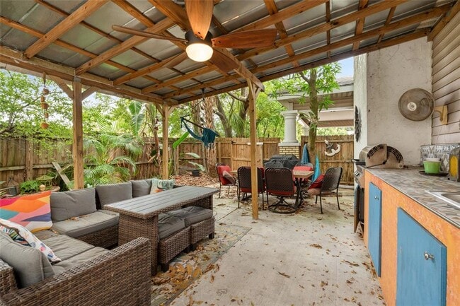 Building Photo - 905 E 22nd Ave.