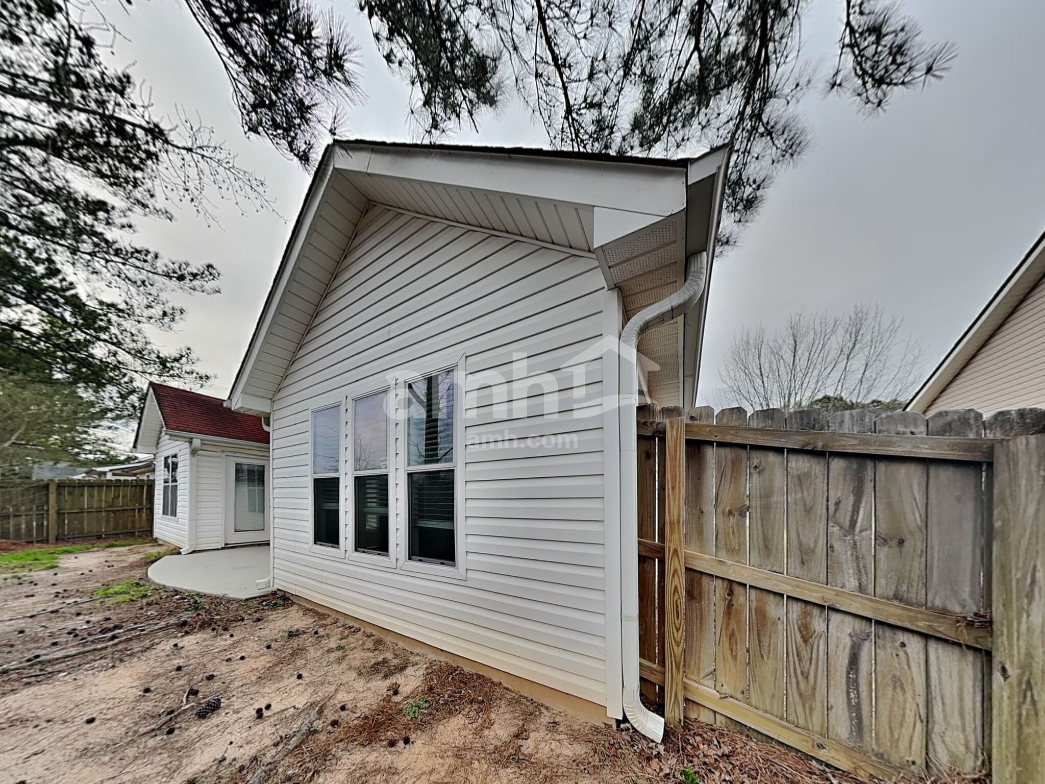 Building Photo - 70 Camden Way