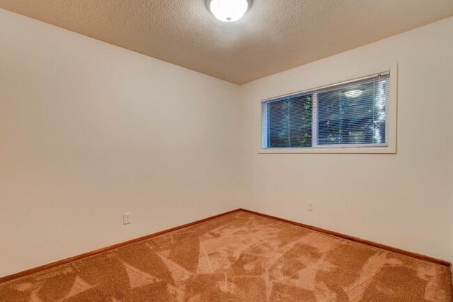 Building Photo - 2bed/1bath Available NOW! SPRING SPECIAL 1...