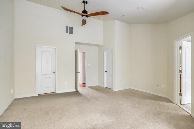Building Photo - 23210 Roberts Tavern Dr