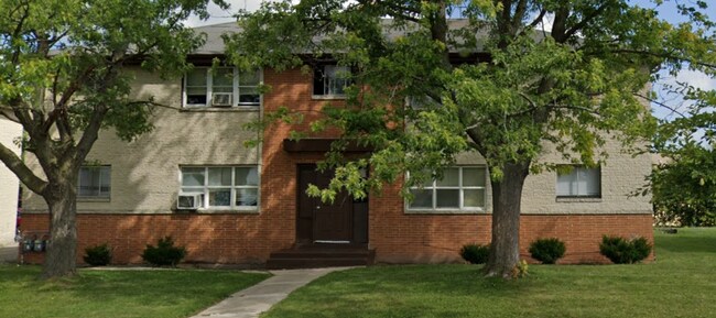 Building Photo - 8736 W Carmen Ave