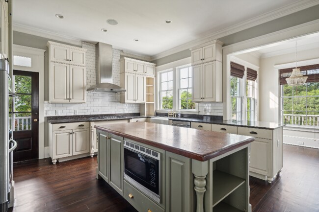 Building Photo - 6BD/5BA Custom Home for Lease in Daniel Island Park