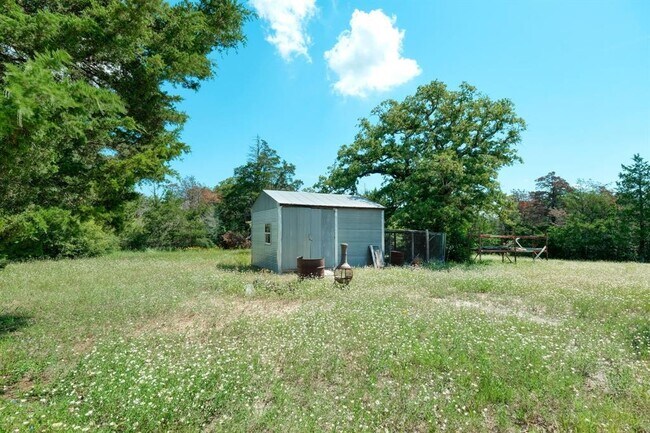 Building Photo - 1170 County Rd B