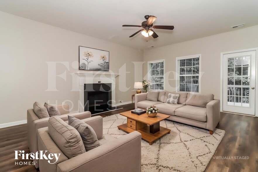 Building Photo - 528 Valleyside Dr