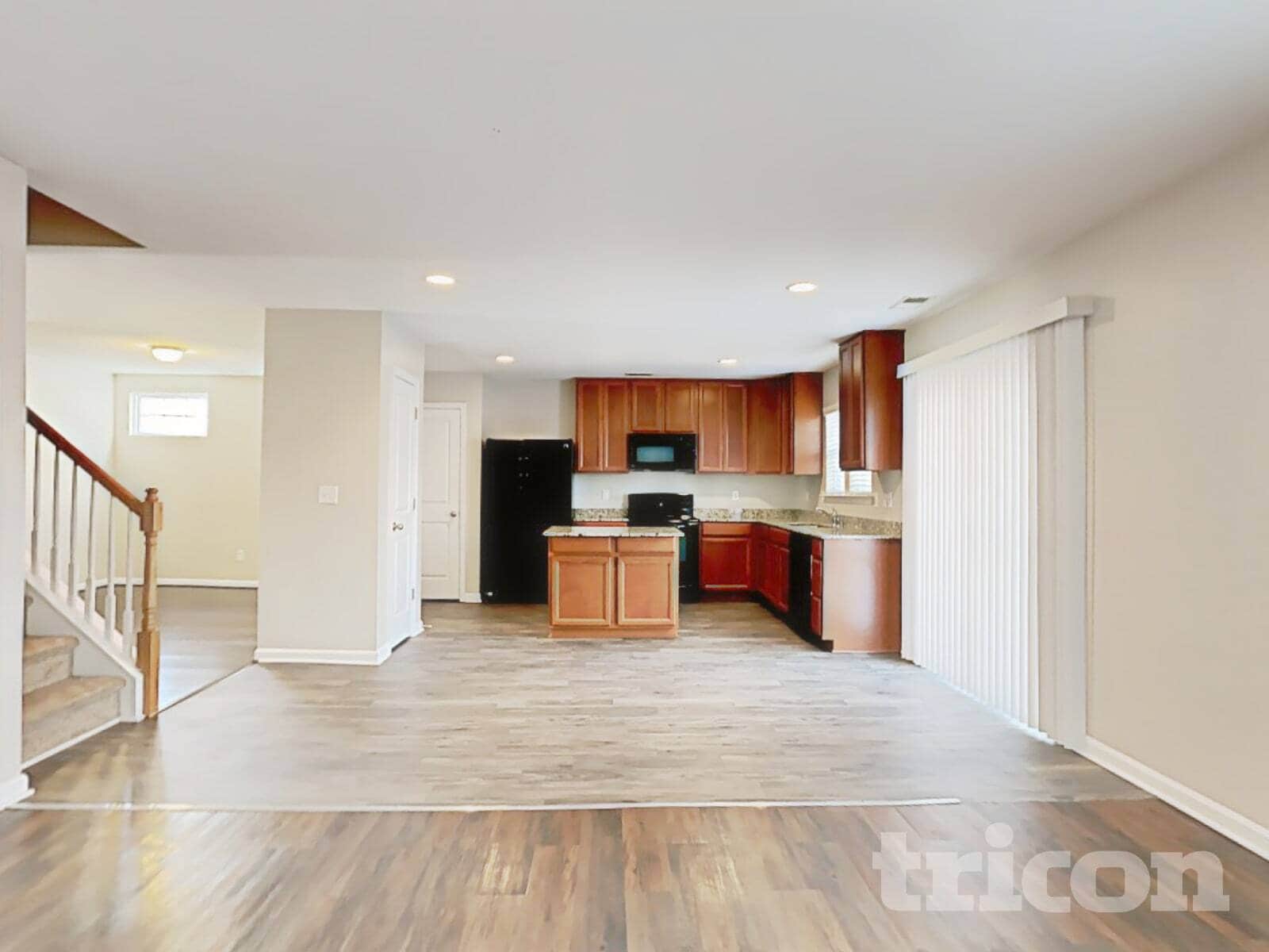 Building Photo - 461 Denman Loop