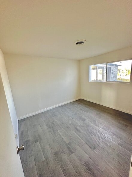 Bedroom 3 - 162 E Paisley St