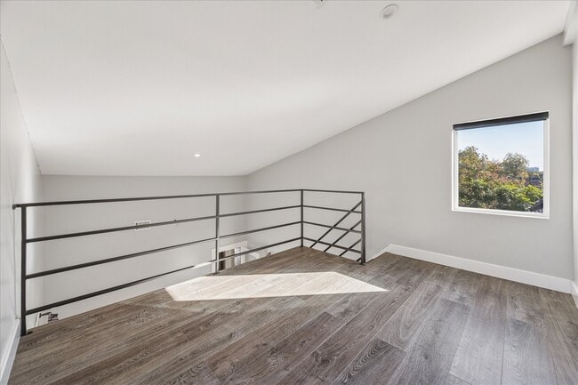 Building Photo - 1919 Missouri St