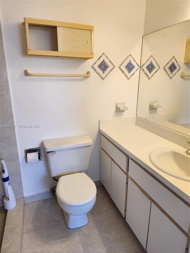 Building Photo - 777 SW 9th Ave