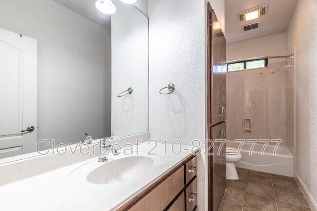Building Photo - 335 Charon Point