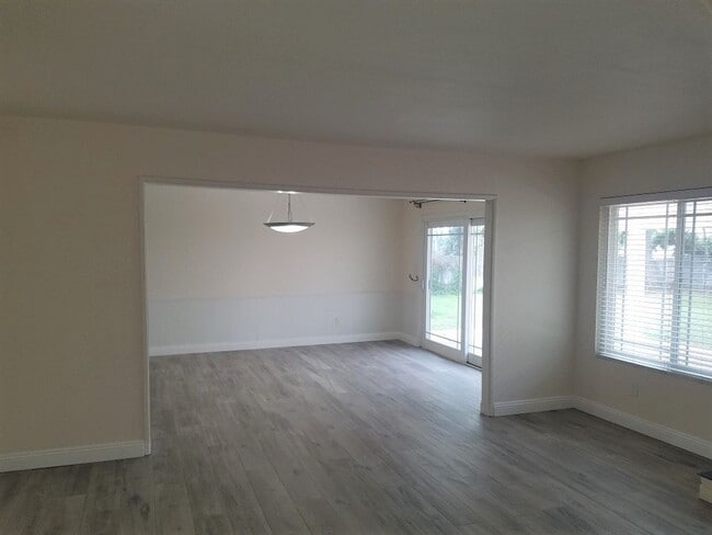 Building Photo - Single Story Home- Bonita!