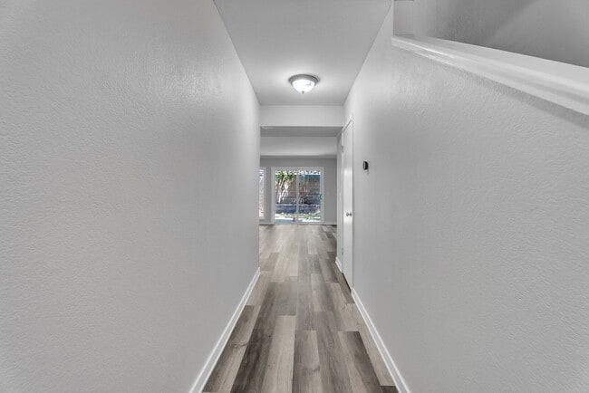 Building Photo - 362 Tabor Ave