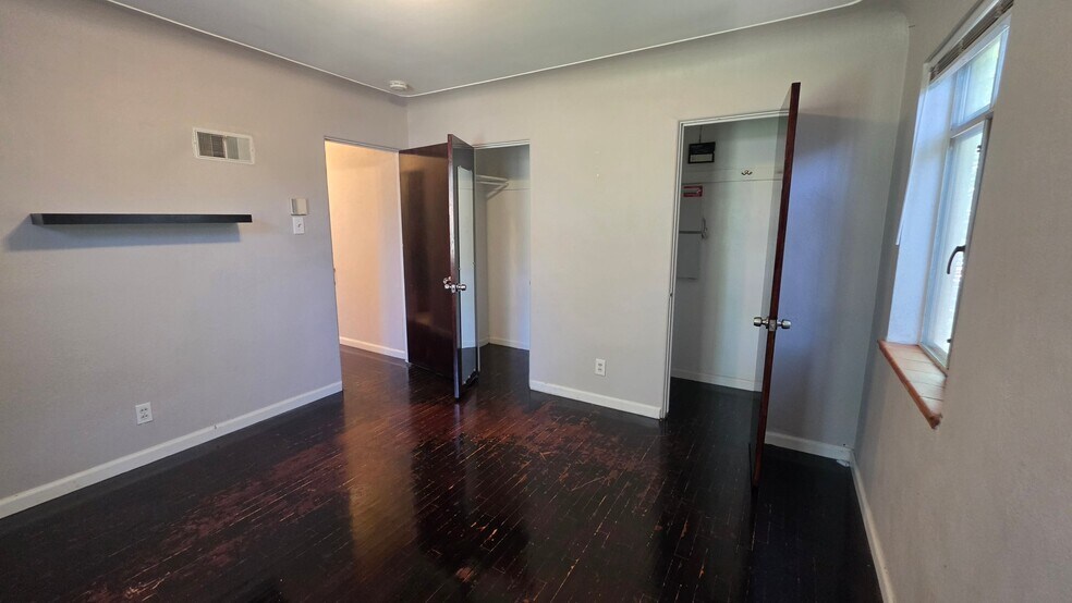 Building Photo - 2501 W 41st Ave