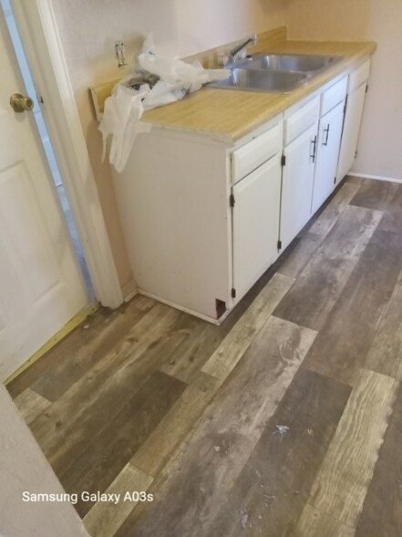 Building Photo - 2435 Woodford St