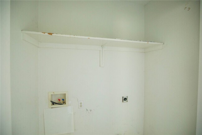 Building Photo - 2509 Parkcrest Dr
