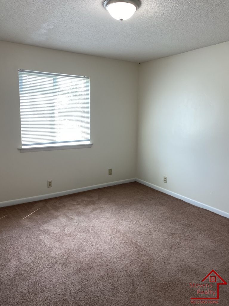 Building Photo - 419 Oriole Dr