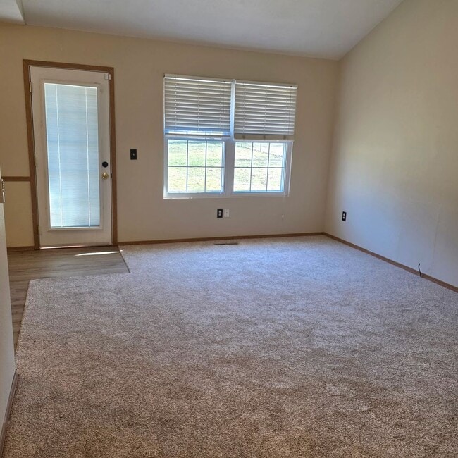 Building Photo - Great 3 bed 1.5 bath house in South Springfield