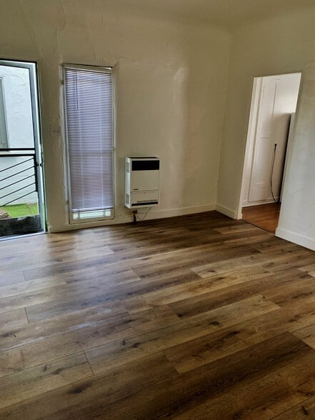 Building Photo - 806 N Poinsettia Pl