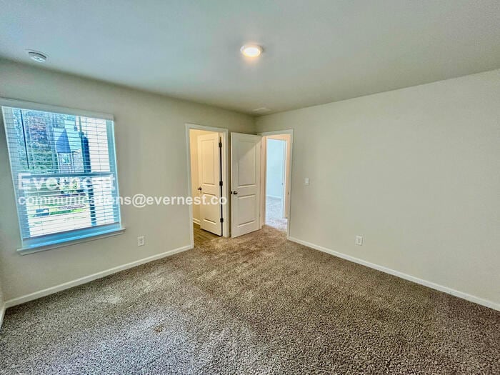 Building Photo - 322 Timberland Ave