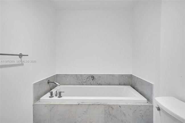 Building Photo - 253 NE 2nd St