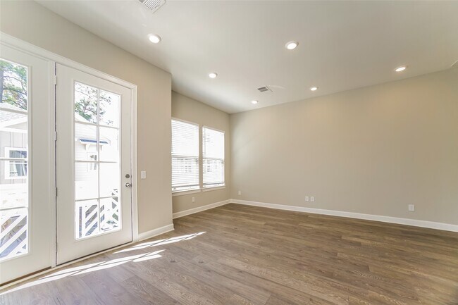 Building Photo - 5106 Royal Heath Dr