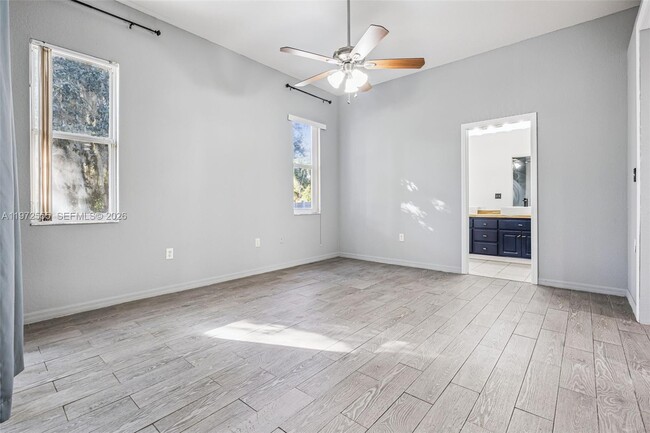 Building Photo - 132 Golf Aire Blvd