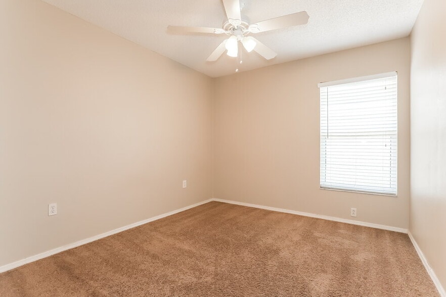 Building Photo - 11022 4th Ave E