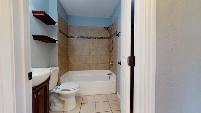 Building Photo - 203 E Cole Rd