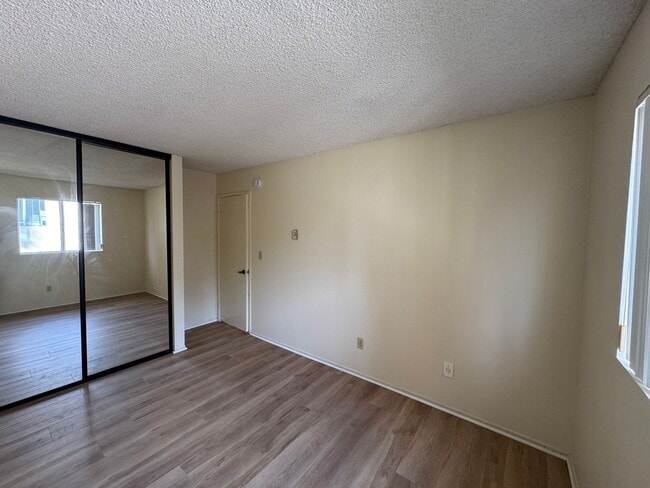 Building Photo - Beautiful UTC Townhome with Private Patio,...