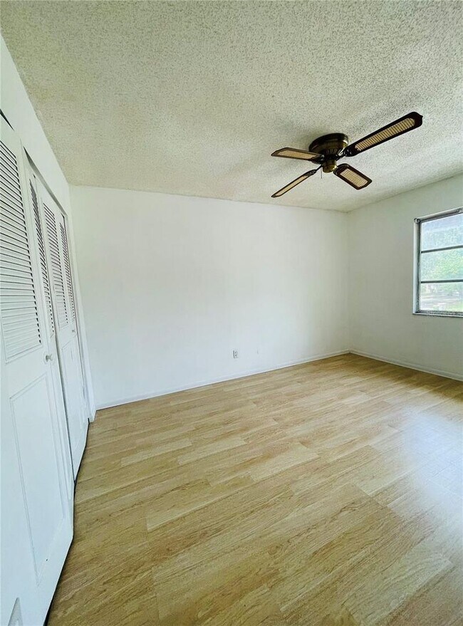 Building Photo - 3 Bedroom, 2.5 Bath home with upgraded kitchen, close to beaches, restaurants, and downtown!!