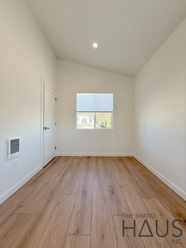 Building Photo - Brand-New 1-Bedroom, 1-Bathroom, 1-Compact Carport - Vaulted Ceilings in Belmont Heights