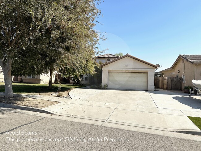 Building Photo - 1834 N Madera St