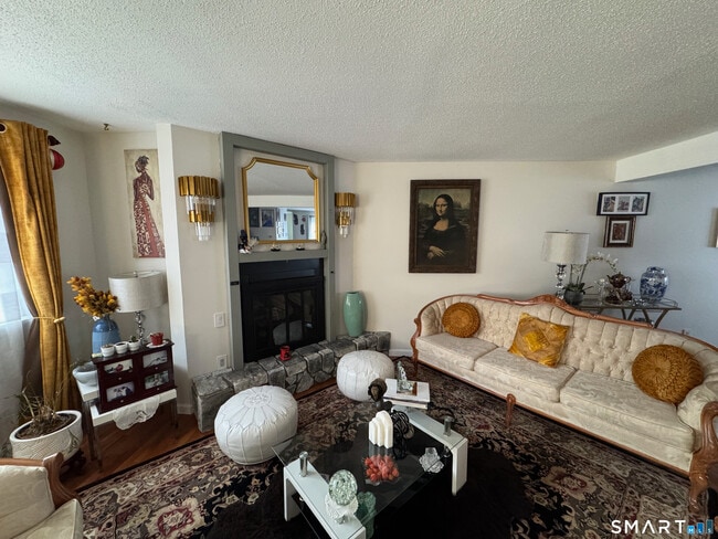 Building Photo - 17 Coram Rd