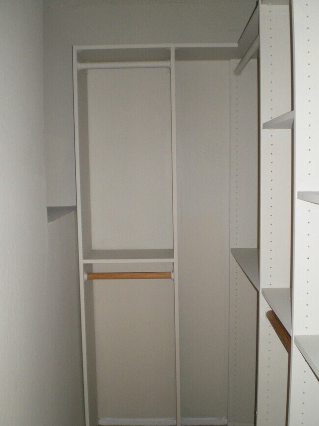Building Photo - Great Looking 2bd / 1bth 2 Story Condo!