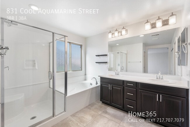 Building Photo - Beautiful 2 Story 3 Bed 2.5 Bath home in t...