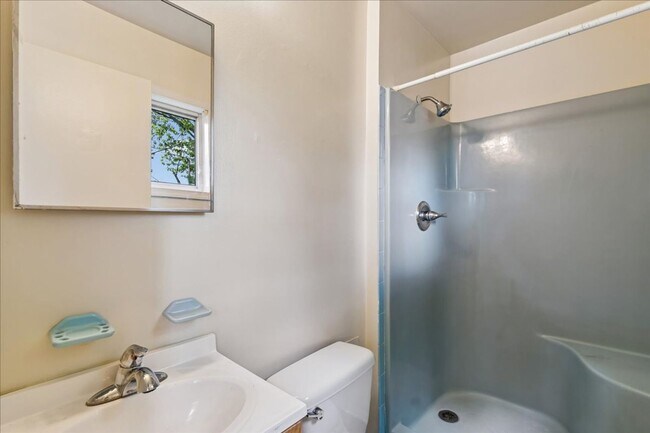 Building Photo - CONVENIENT COLLEGE PARK  LOCATION