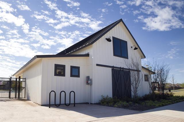 Building Photo - 804 Honey Maple St